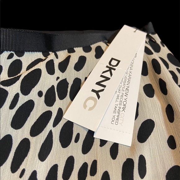 DKNYC NWT Ruffle Animal Print Skirt Size 4 Tan - Picture 7 of 8